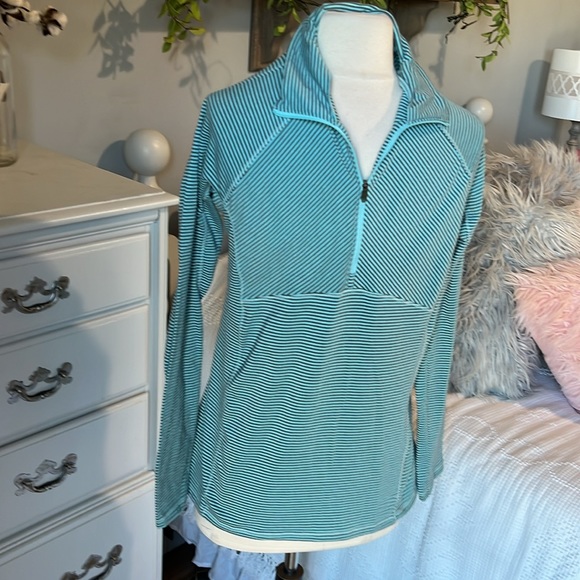 Colmbia Performance shirt fits Medium Womens Large Blue Brown Striped Top - Picture 6 of 14